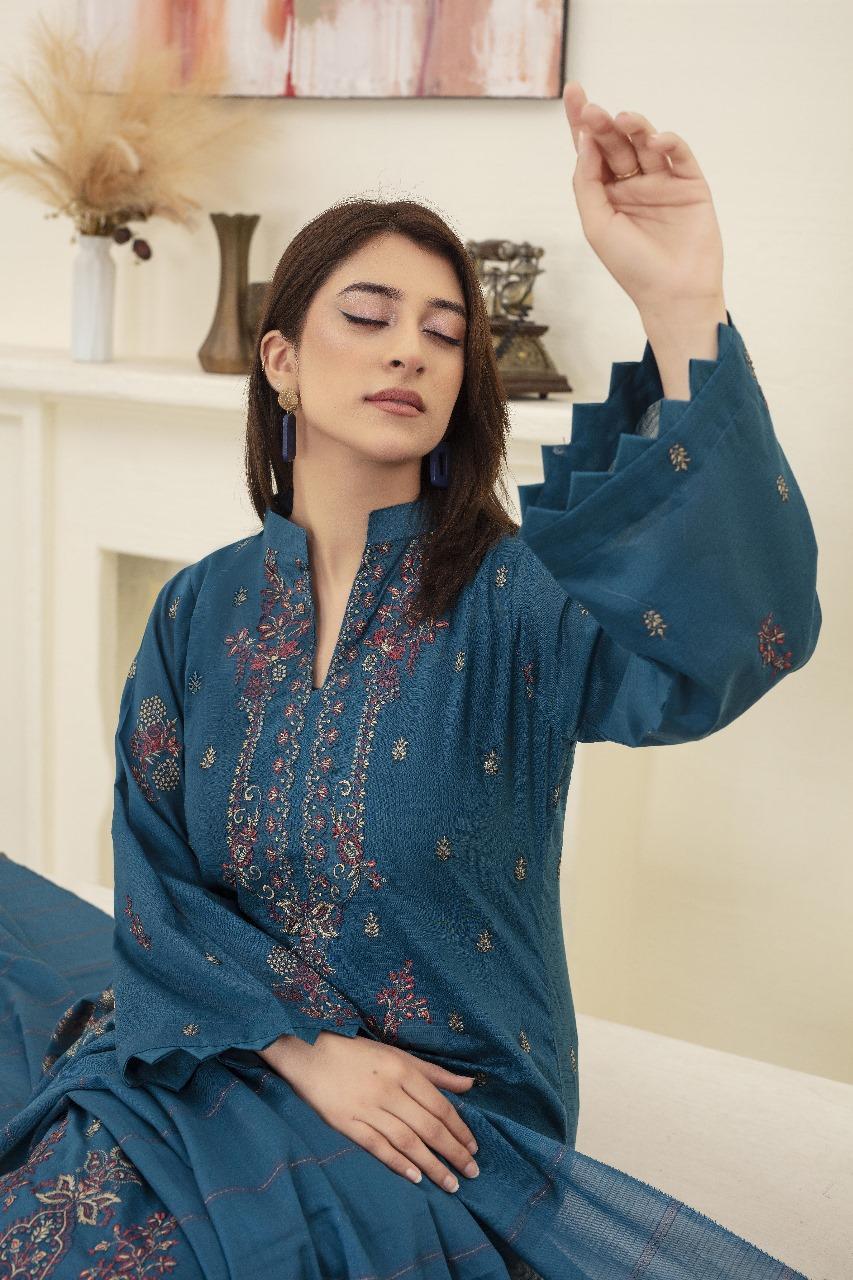 3 Pcs Women's Unstitched Embroidered Suit