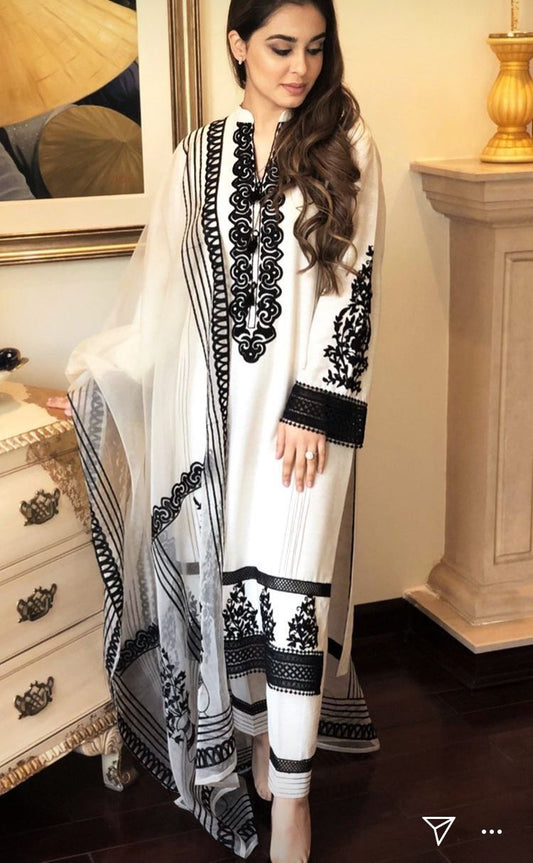Embroidered Lawn Suit Set in White